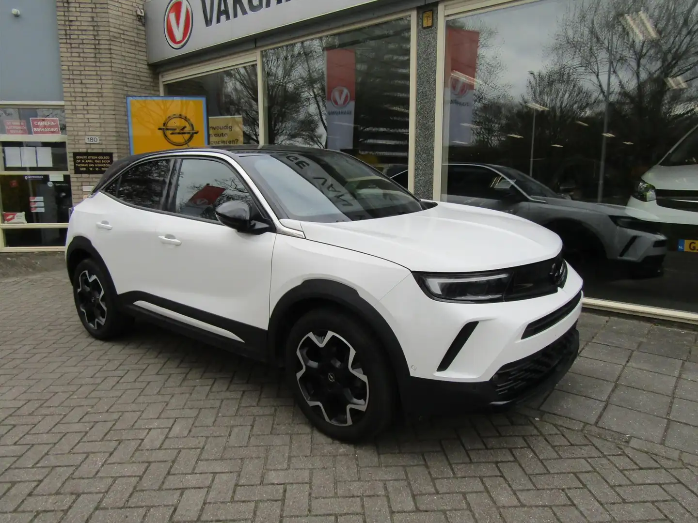 Opel Mokka 1.2 136pk CAMERA ACHTER L.M. VELG. APPLE Wit - 1
