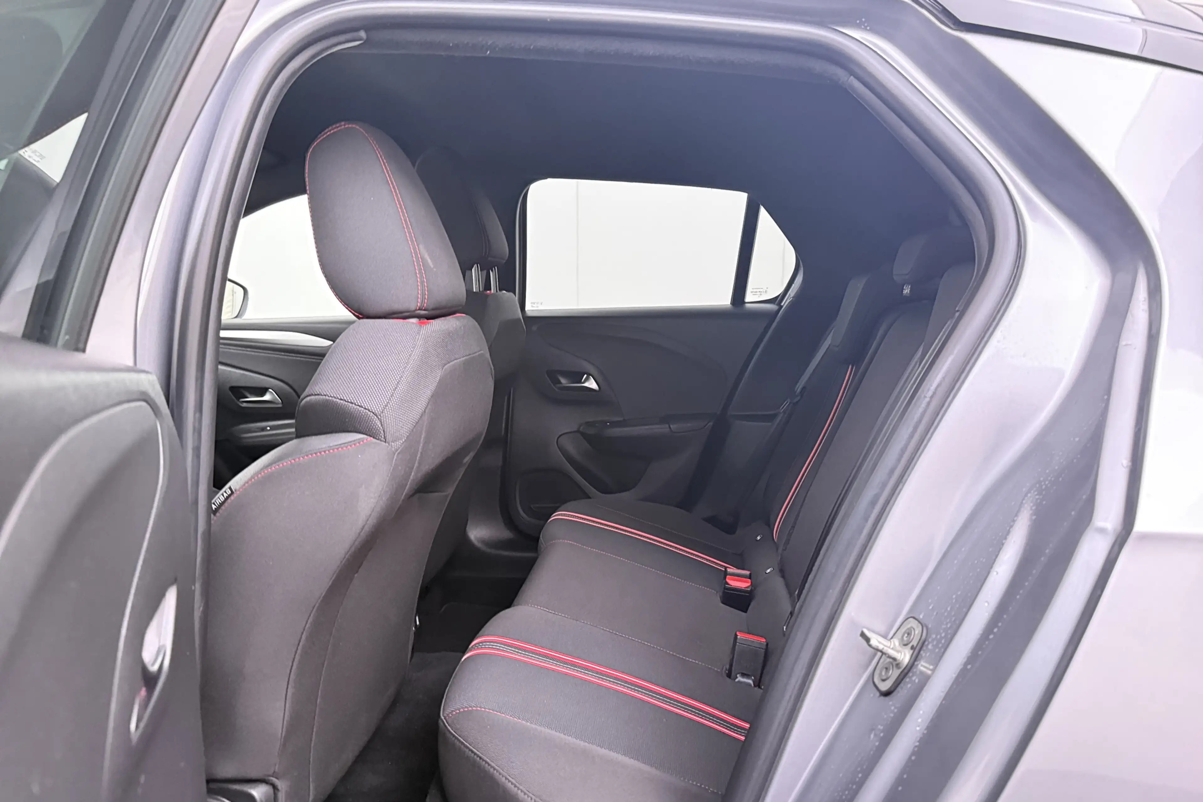 Opel Corsa-e GS Line 50 kWh Warmtepomp Carplay Camera — photo 13