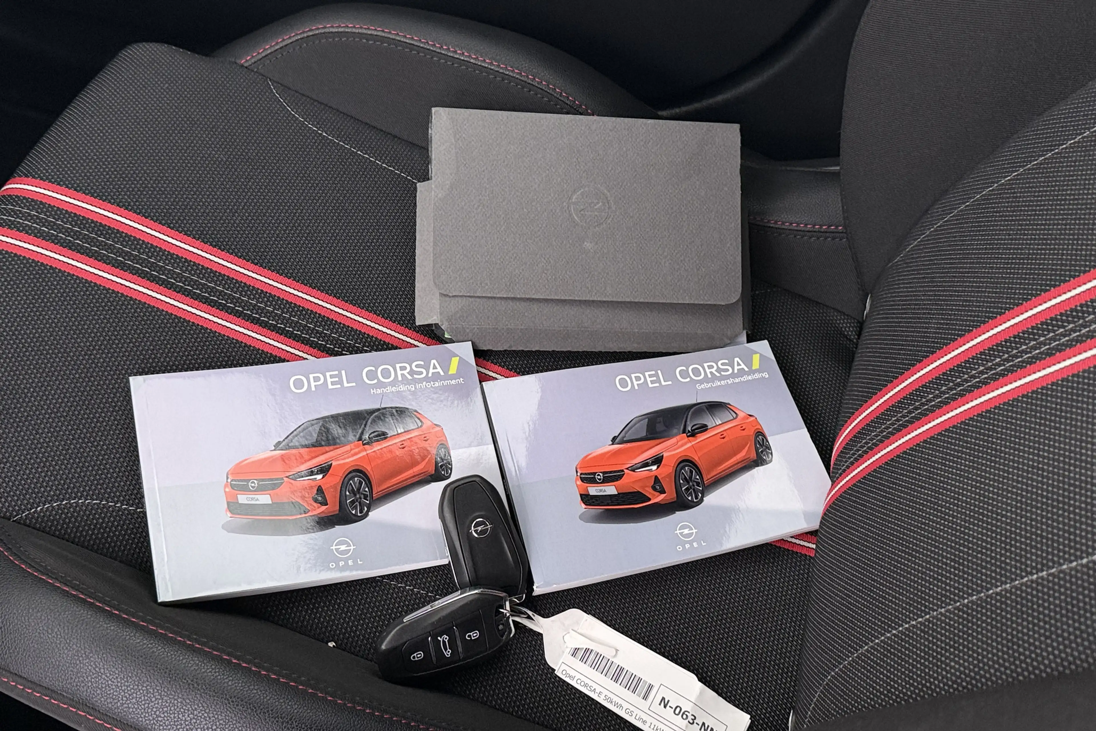 Opel Corsa-e GS Line 50 kWh Warmtepomp Carplay Camera — photo 24