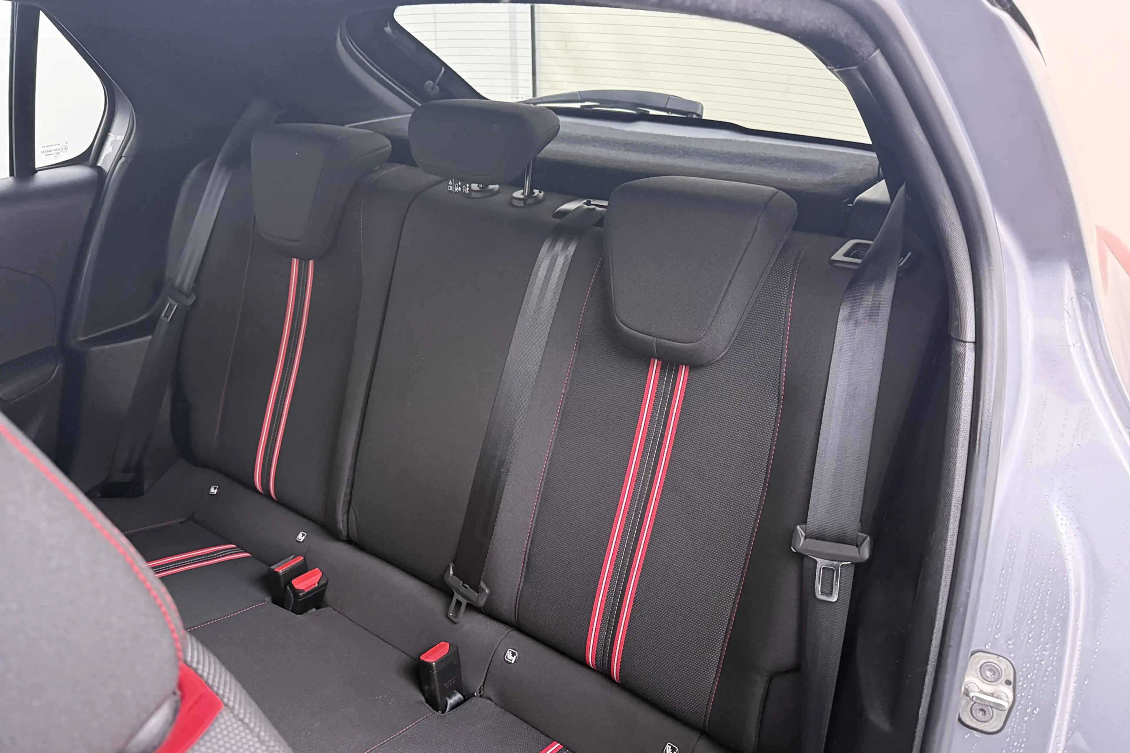Opel Corsa-e GS Line 50 kWh Warmtepomp Carplay Camera — photo 12