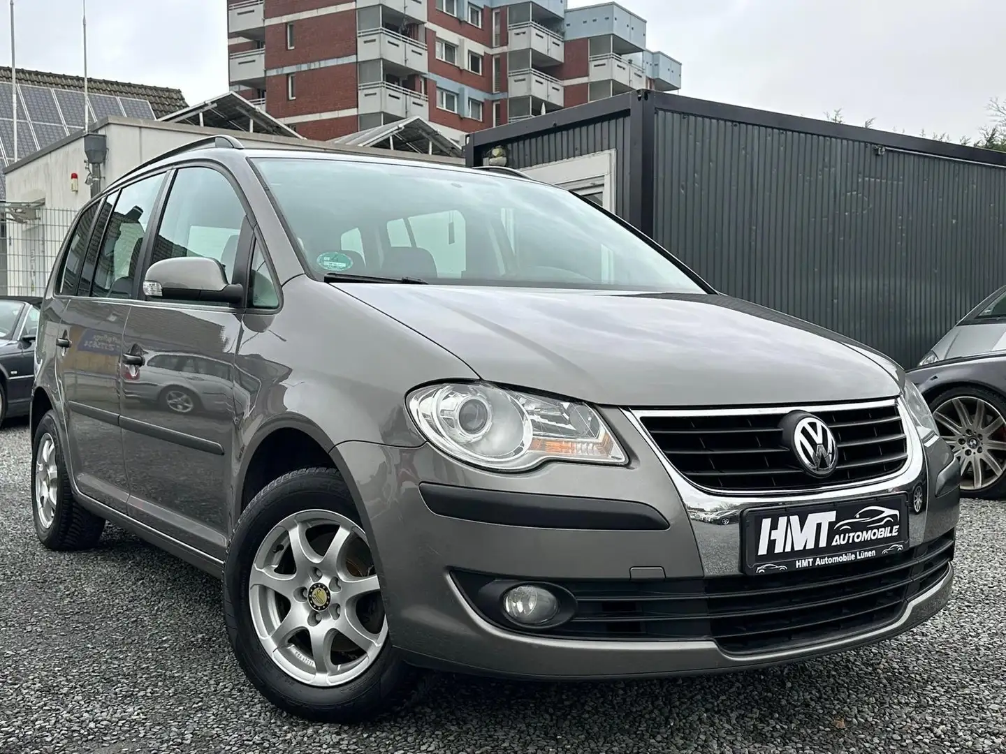 Volkswagen Touran 1.6l 7-Sitzer *TÜV/ASU NEU* Grau - 1
