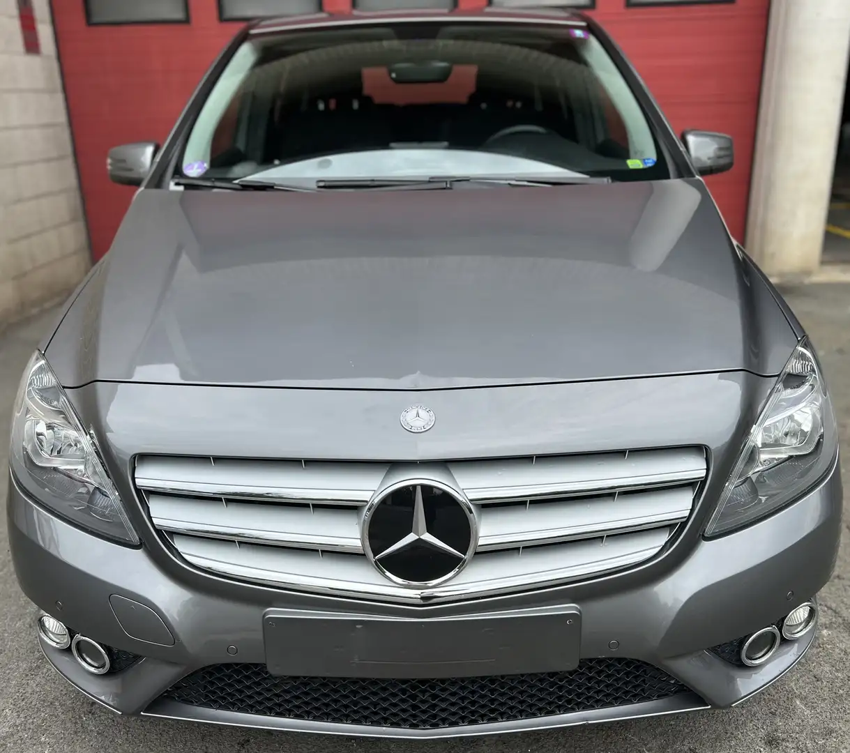 Mercedes-Benz B 180 + NAVI + CAR-PASS + BOITE AUTOMATIQUE Grijs - 2
