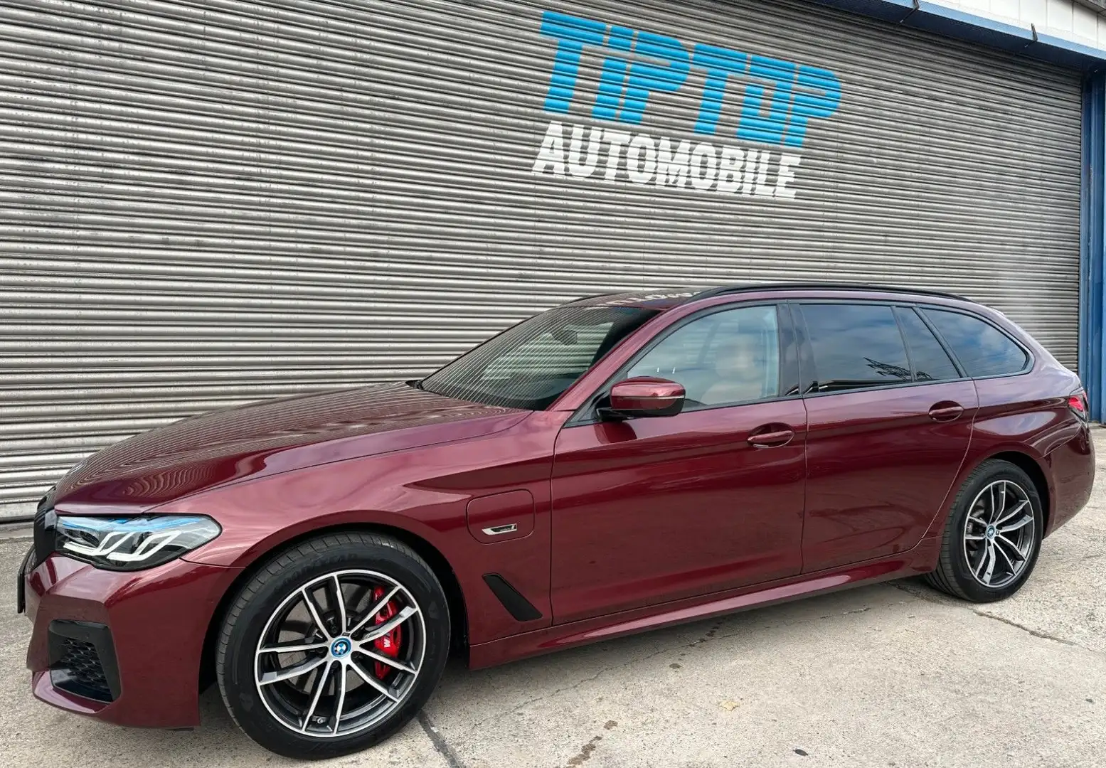 BMW 530 e Tour xDrive M Sport*PANO*VIRTUAL*AHK*LASER Rouge - 1