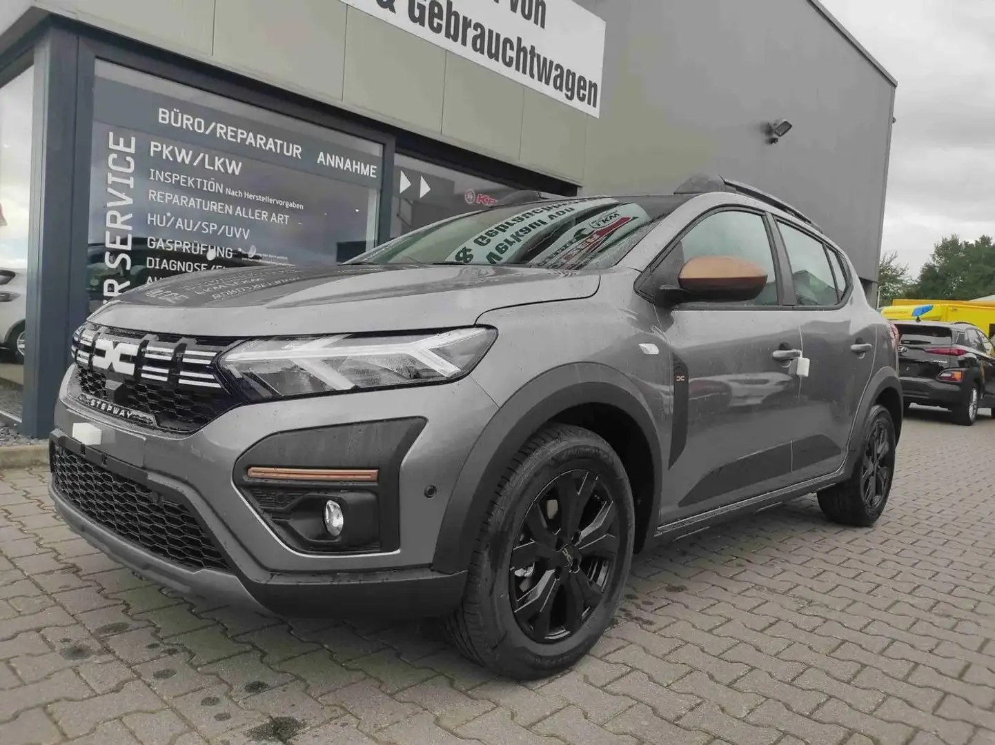 Dacia Sandero Stepway Extreme Extreme+*LED*PDC*Cam*Shzg*16Zol... Grau - 1