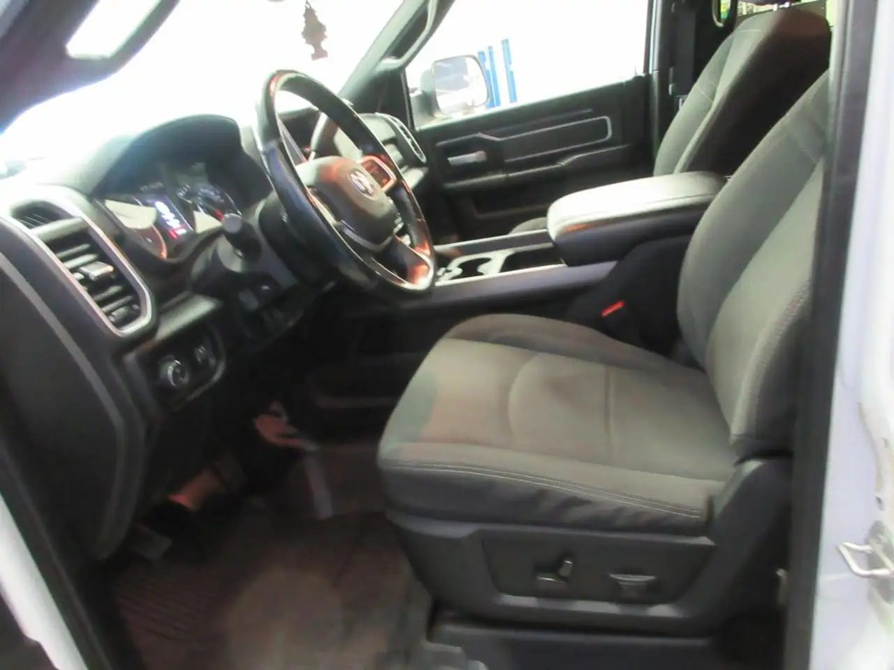 RAM 2500 снимка RAM 2500