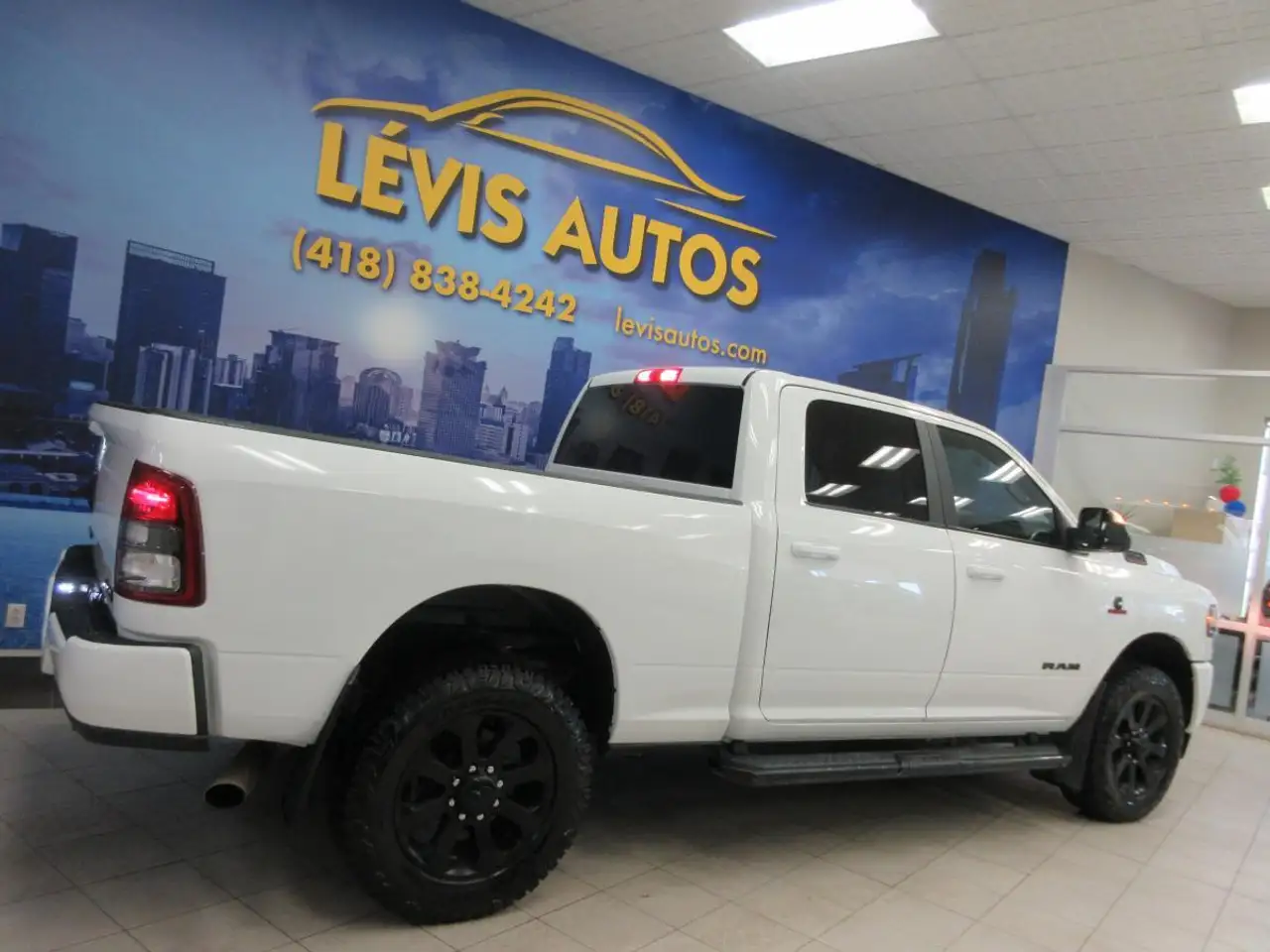 RAM 2500 снимка RAM 2500