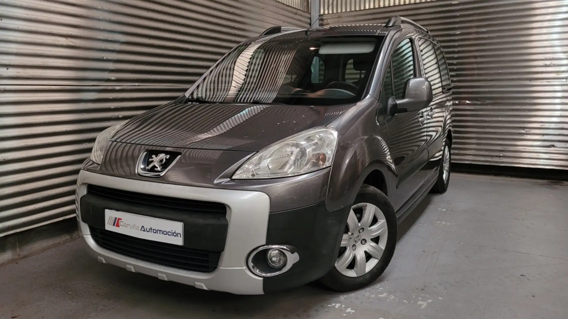 Peugeot Partner Tepee 1.6HDI Outdoor 110 - 1