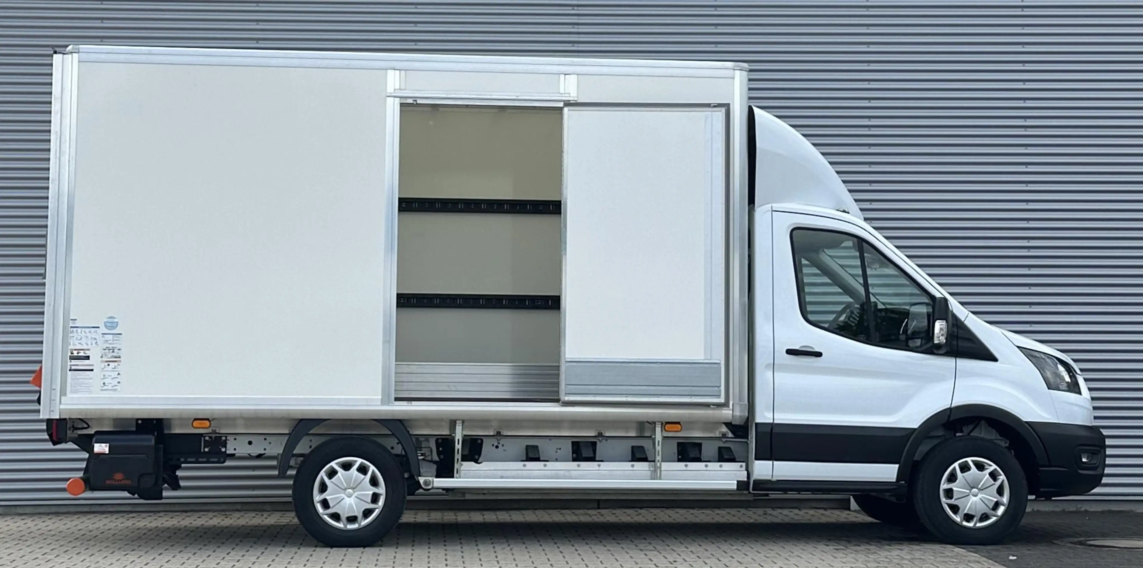 Ford E-Transit 350 Trend NIEUW bakwagen met laadklep — photo 4