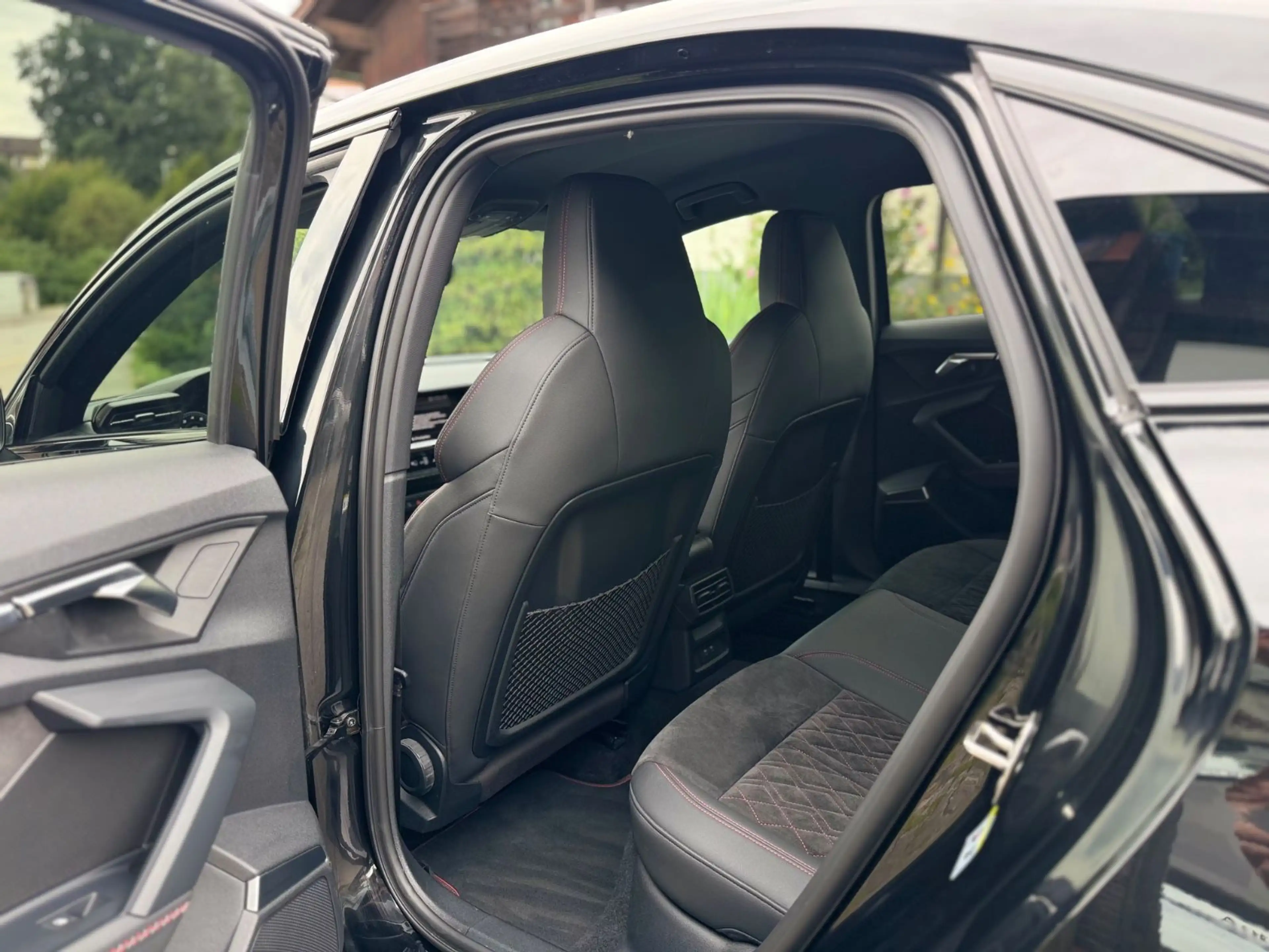 Audi A3 Limousine 35 TFSI S line — photo 12