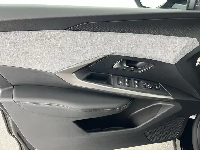 Peugeot 5008 view 11