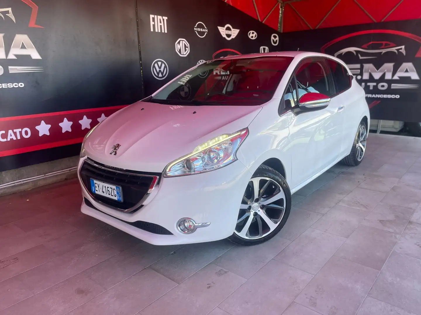 Peugeot 208 1.6 e-HDi 92 CV Stop&Start 3 porte Allure Blanc - 1