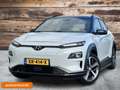 Hyundai KONA EV Premium 64 kWh | Zeer mooi! | 18" | Sideskirts Wit - thumbnail 1