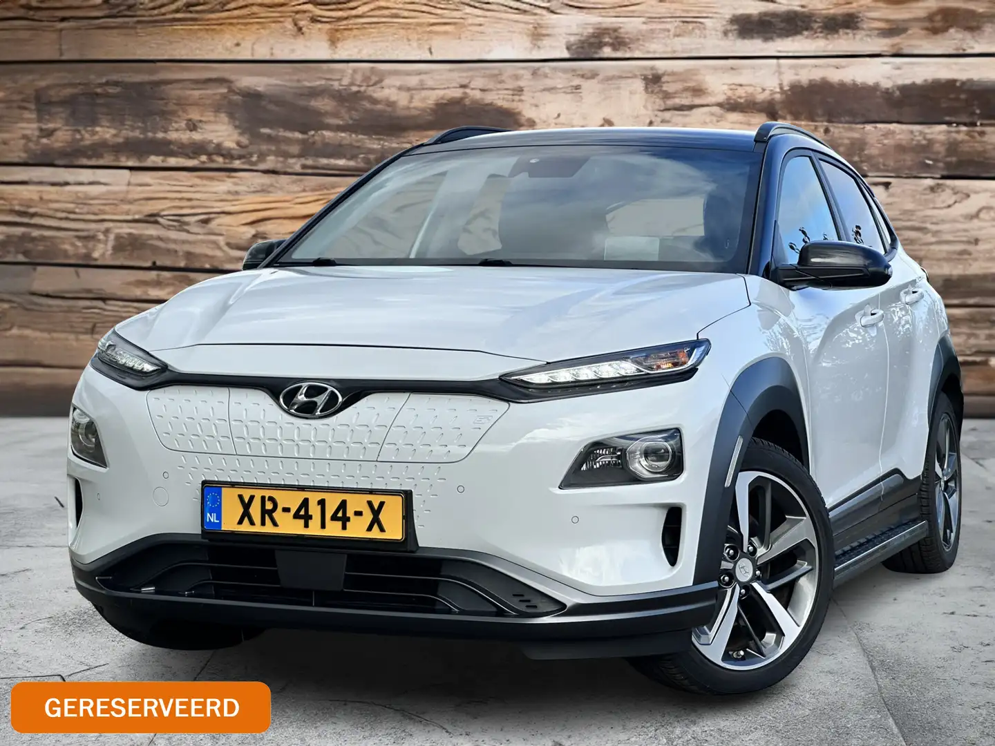Hyundai KONA EV Premium 64 kWh | Zeer mooi! | 18" | Sideskirts Wit - 1