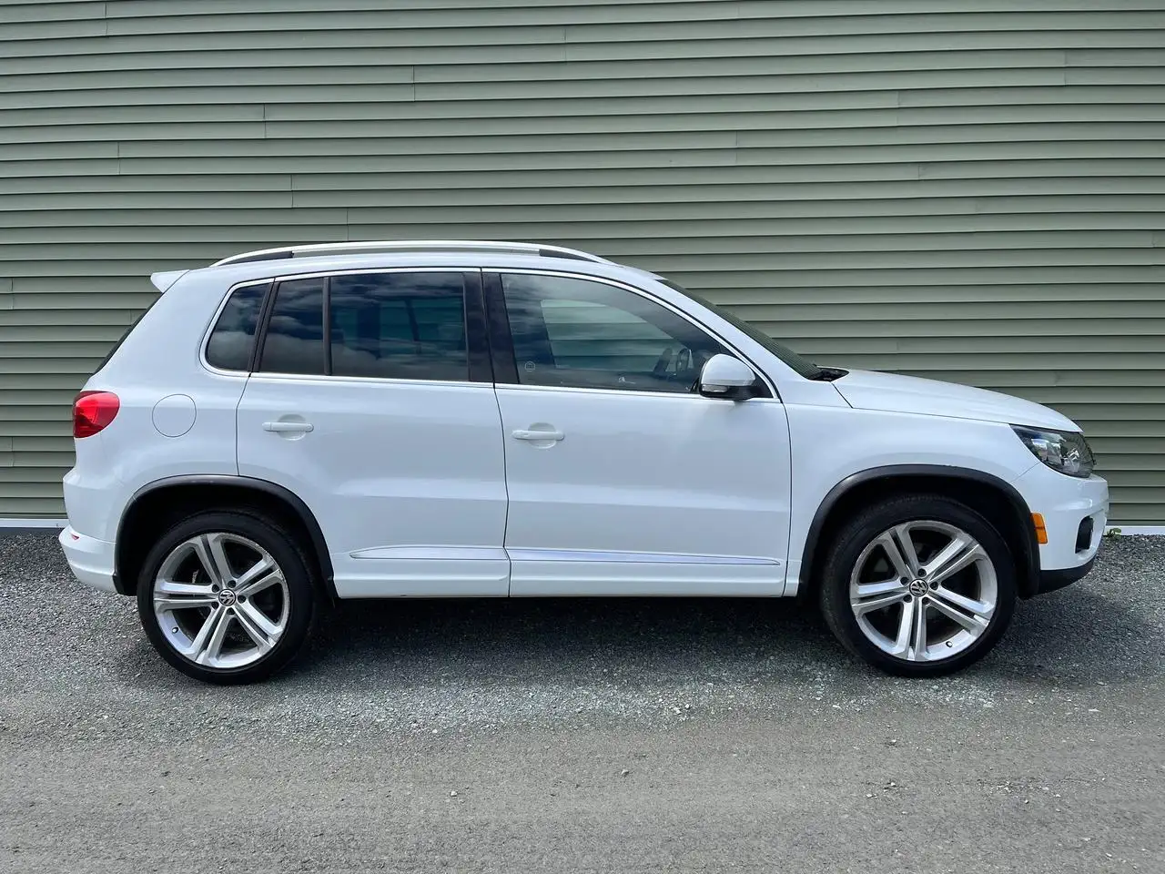 Volkswagen Tiguan снимка Volkswagen Tiguan