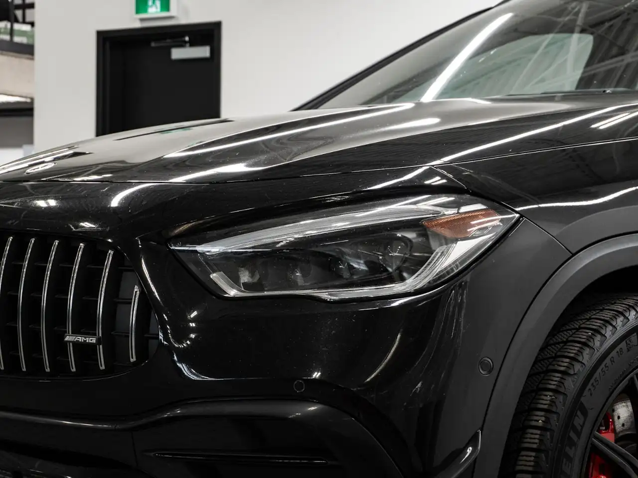 Mercedes-Benz GLA снимка Mercedes-Benz GLA
