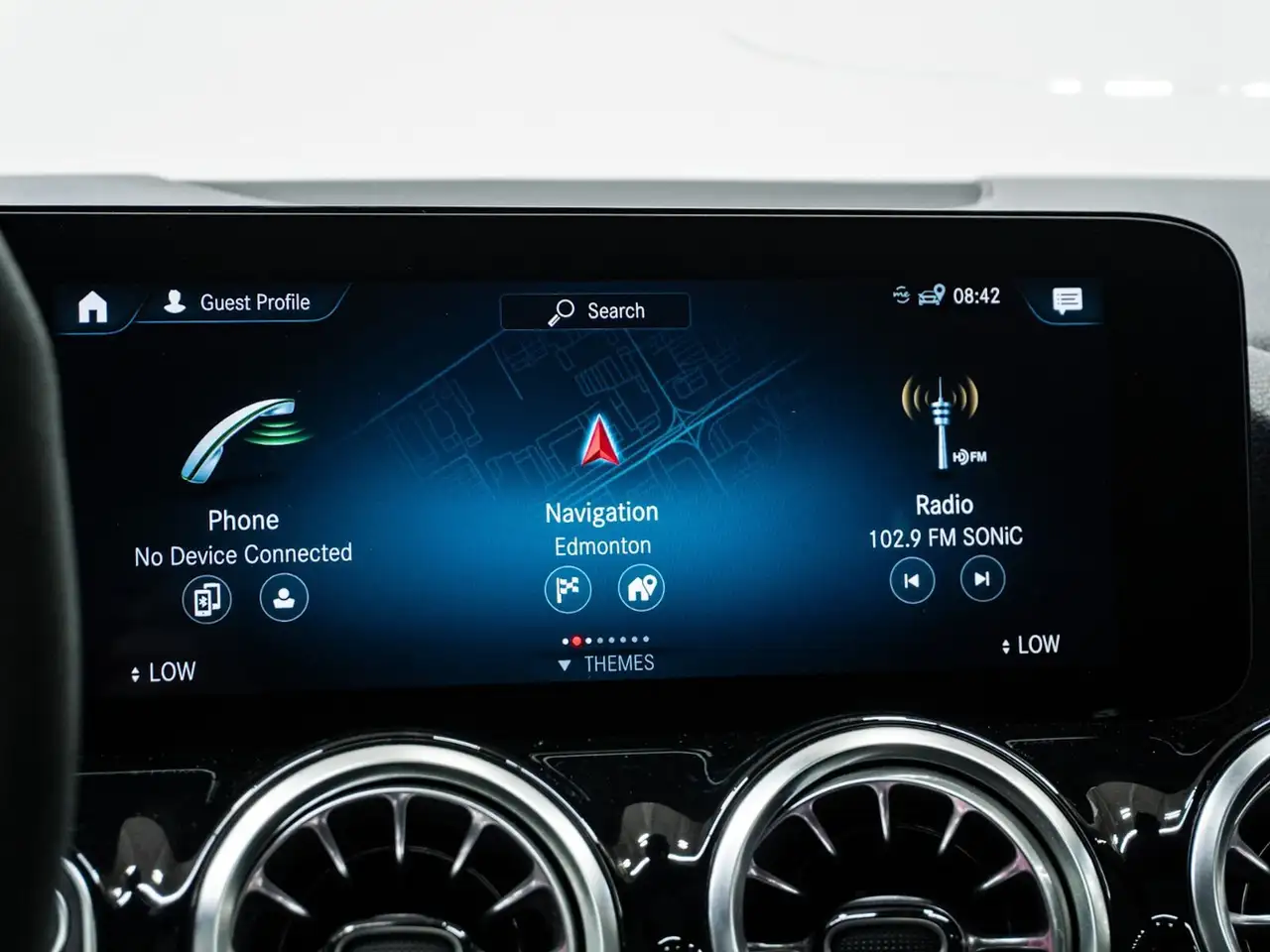 Mercedes-Benz GLA снимка Mercedes-Benz GLA