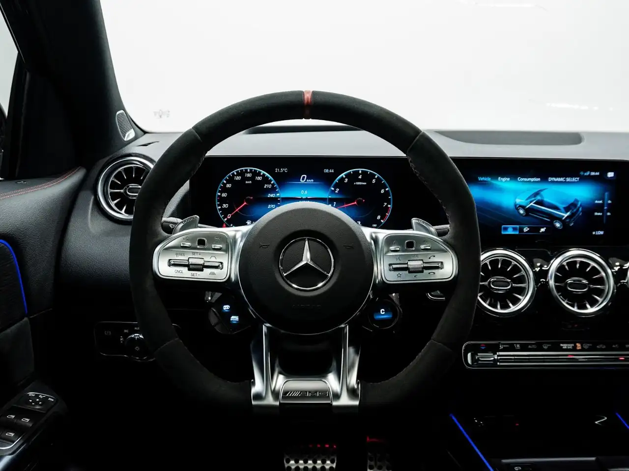 Mercedes-Benz GLA снимка Mercedes-Benz GLA