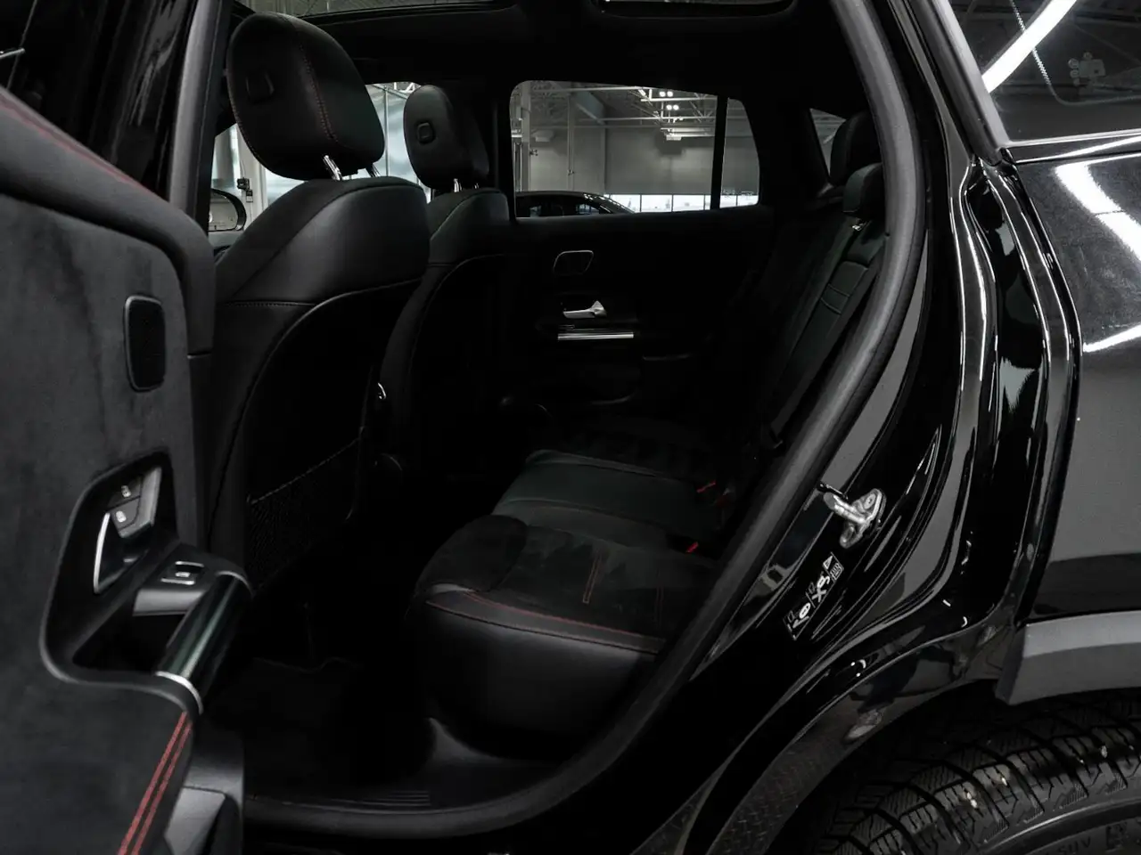 Mercedes-Benz GLA снимка Mercedes-Benz GLA