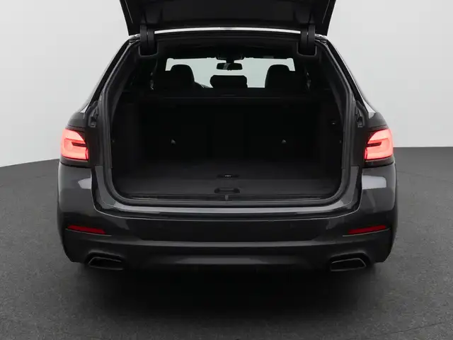 BMW 5 Series view 13