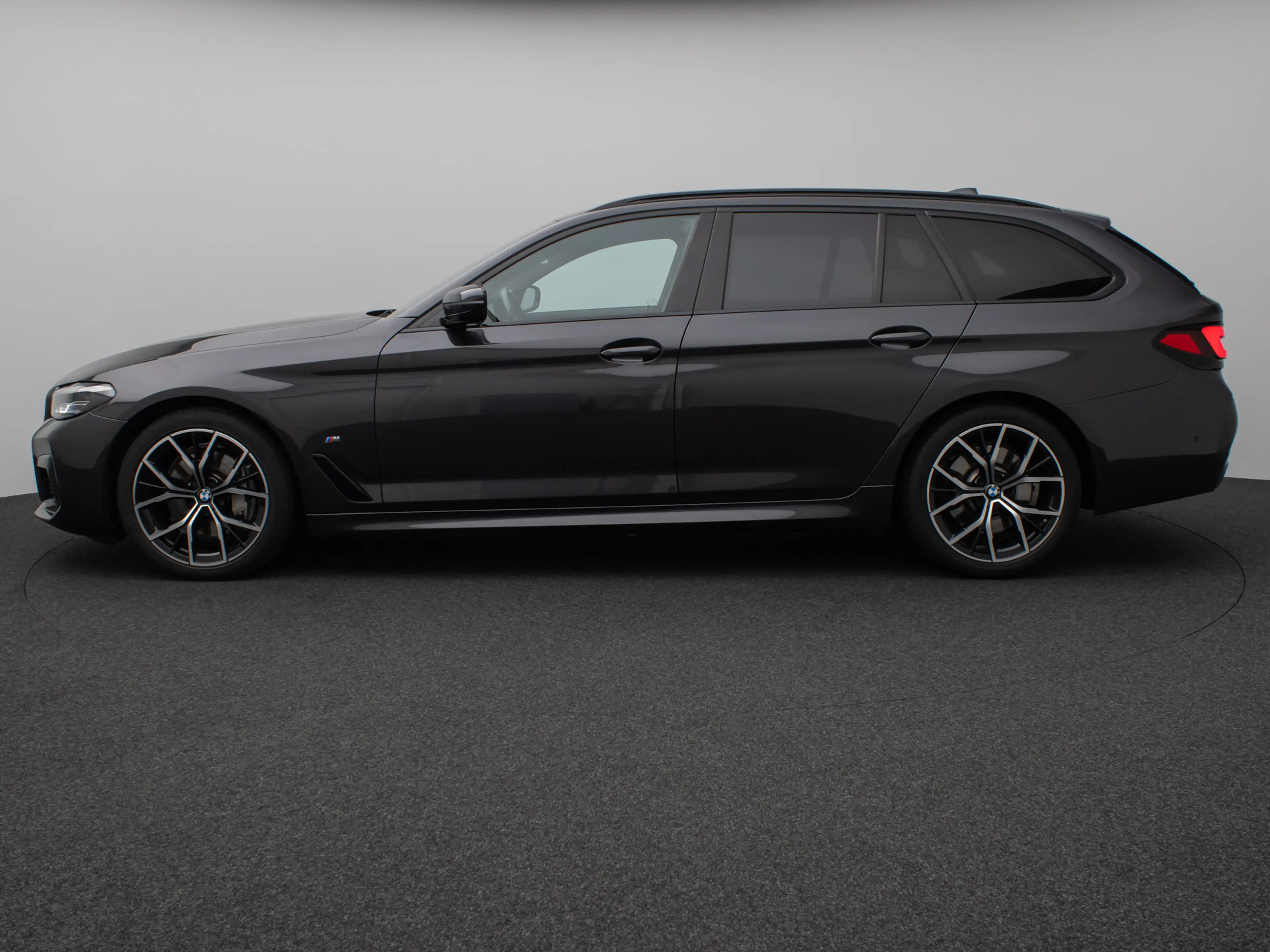BMW 530 M Sport Kamera HUD DAB H K Komfort Alarm — photo 11