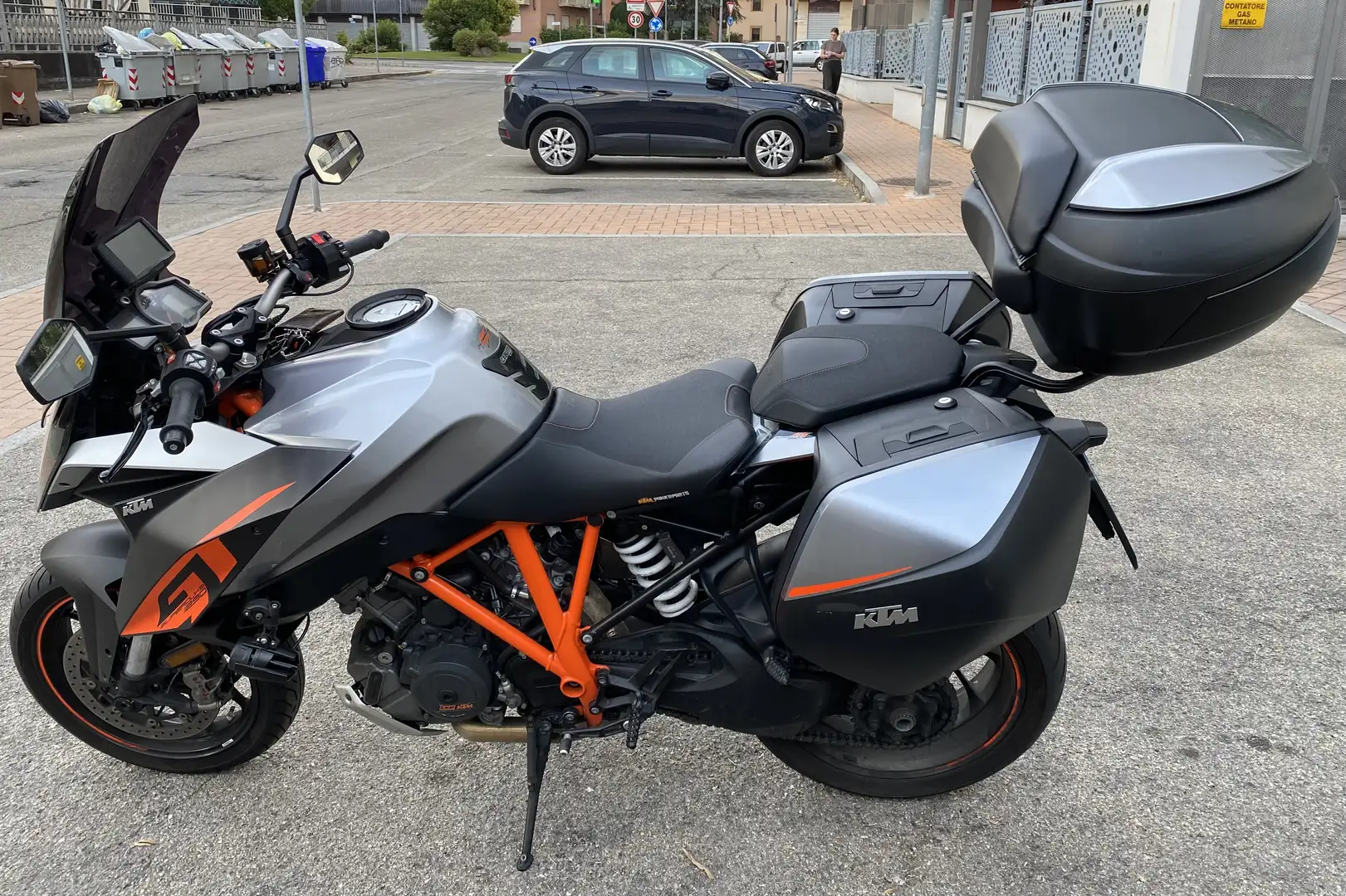 KTM 1290 Super Duke GT - 1