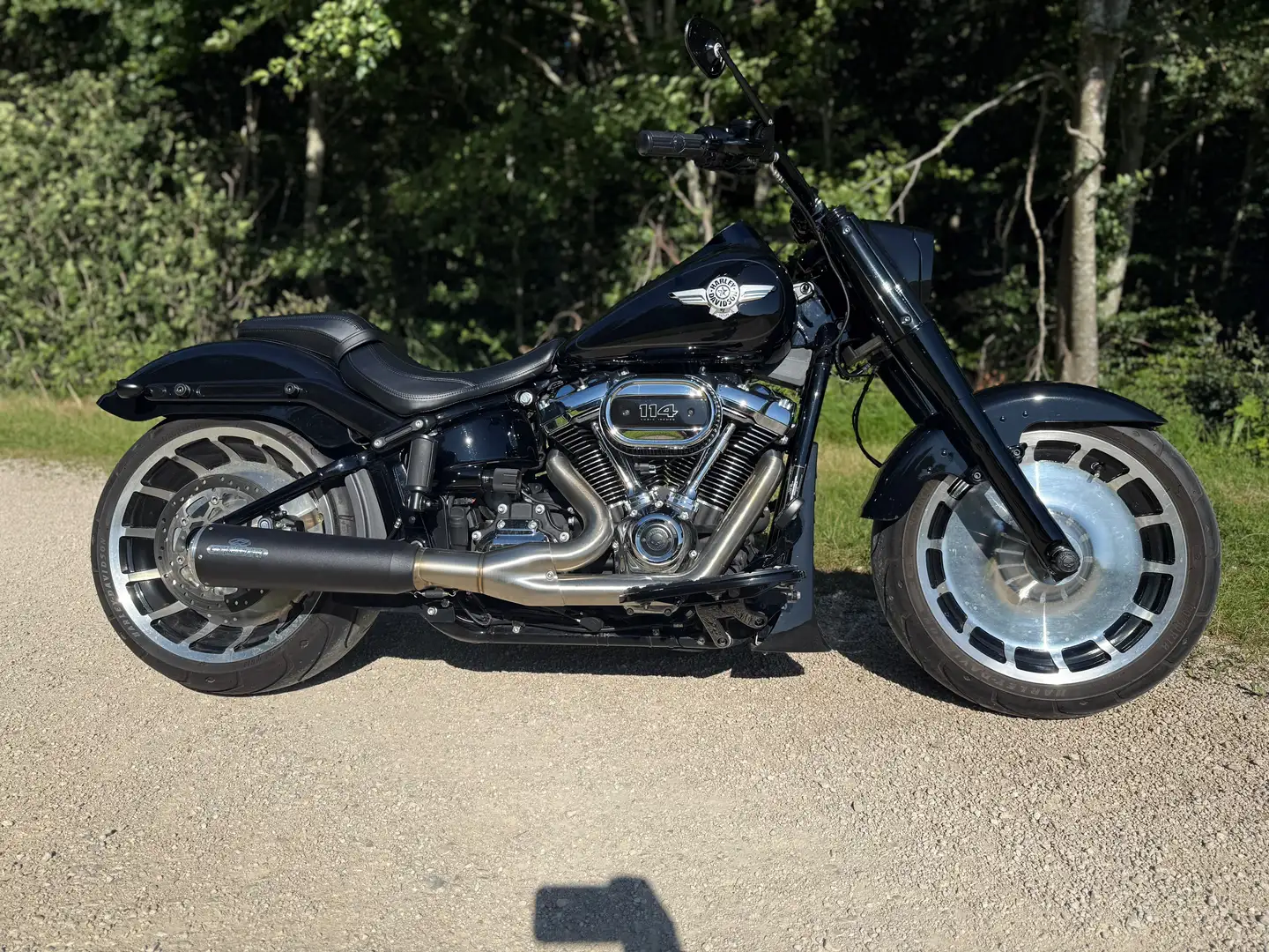 Harley-Davidson Fat Boy FLFBS M8 114 - J&H Auspuffanlage Streetfighter Schwarz - 2