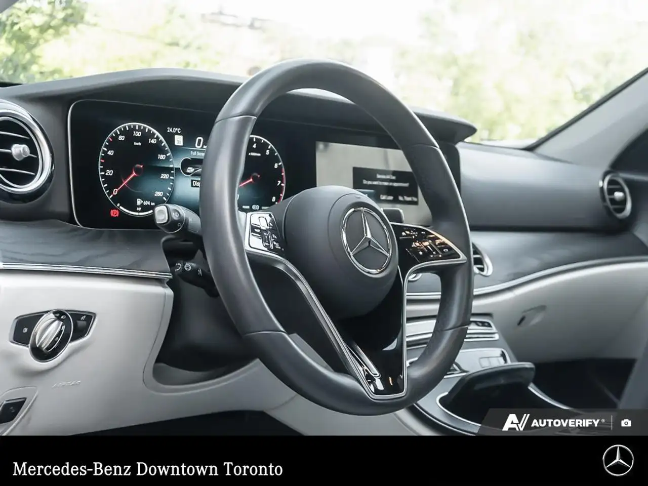 Mercedes-Benz E-Class photo Mercedes-Benz E-Class