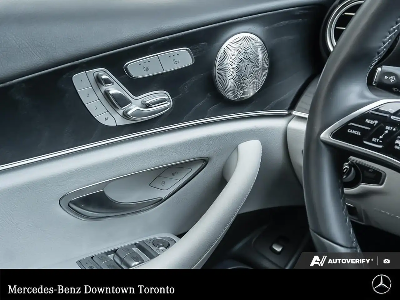 Mercedes-Benz E-Class photo Mercedes-Benz E-Class