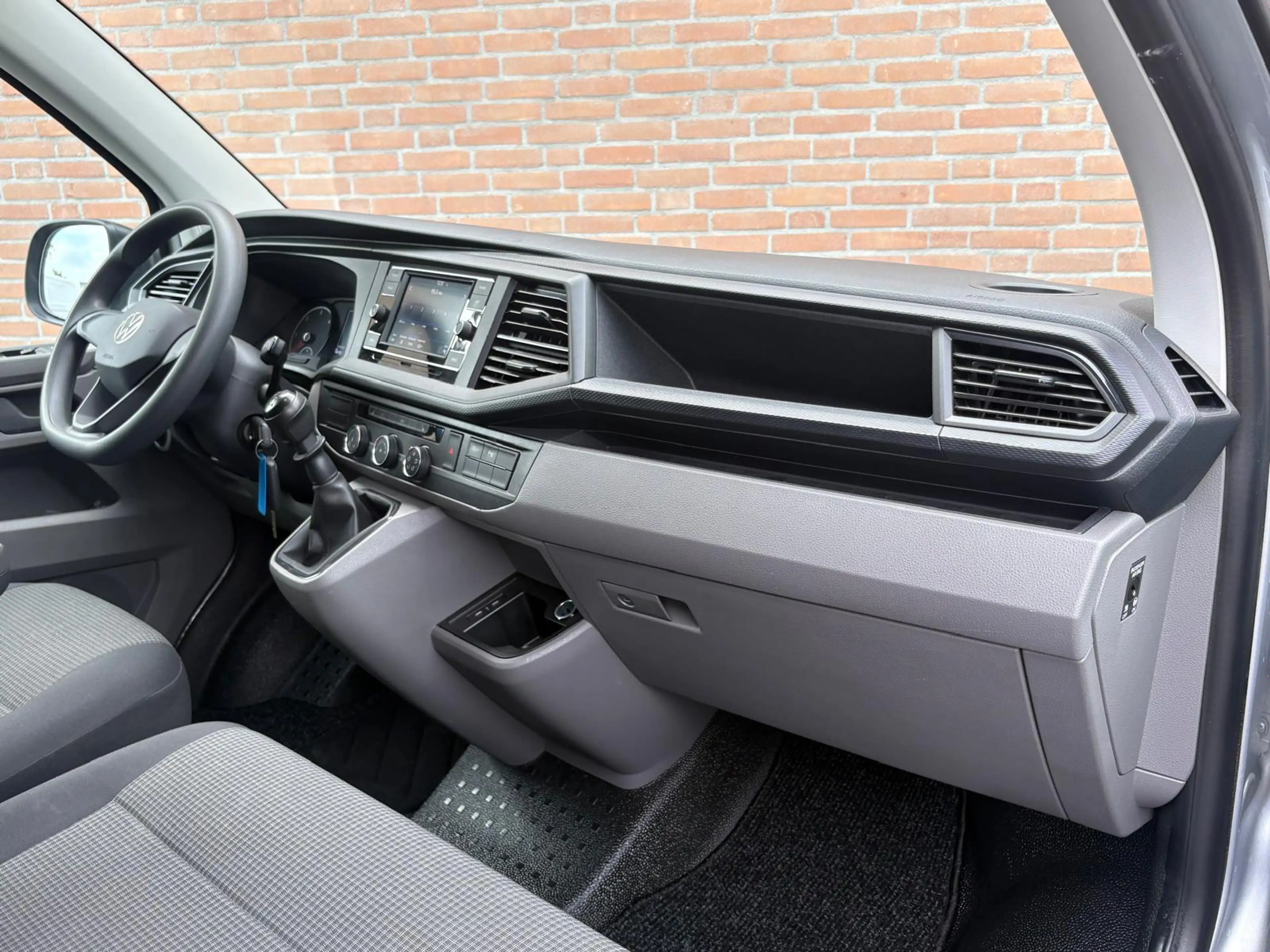 Volkswagen Transporter 2.0TDI 150PK Lang / Carplay / 2.500KG Trekhaak / E — photo 18