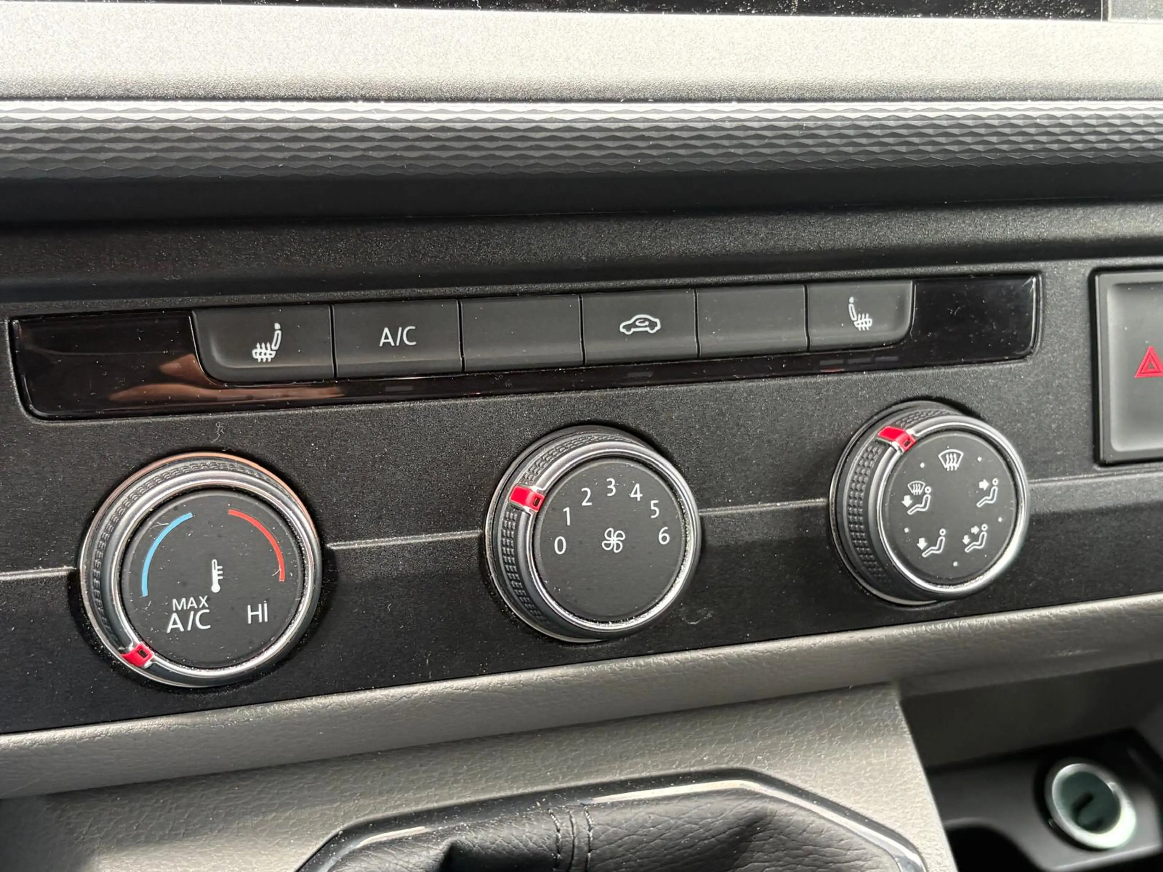 Volkswagen Transporter 2.0TDI 150PK Lang / Carplay / 2.500KG Trekhaak / E — photo 10