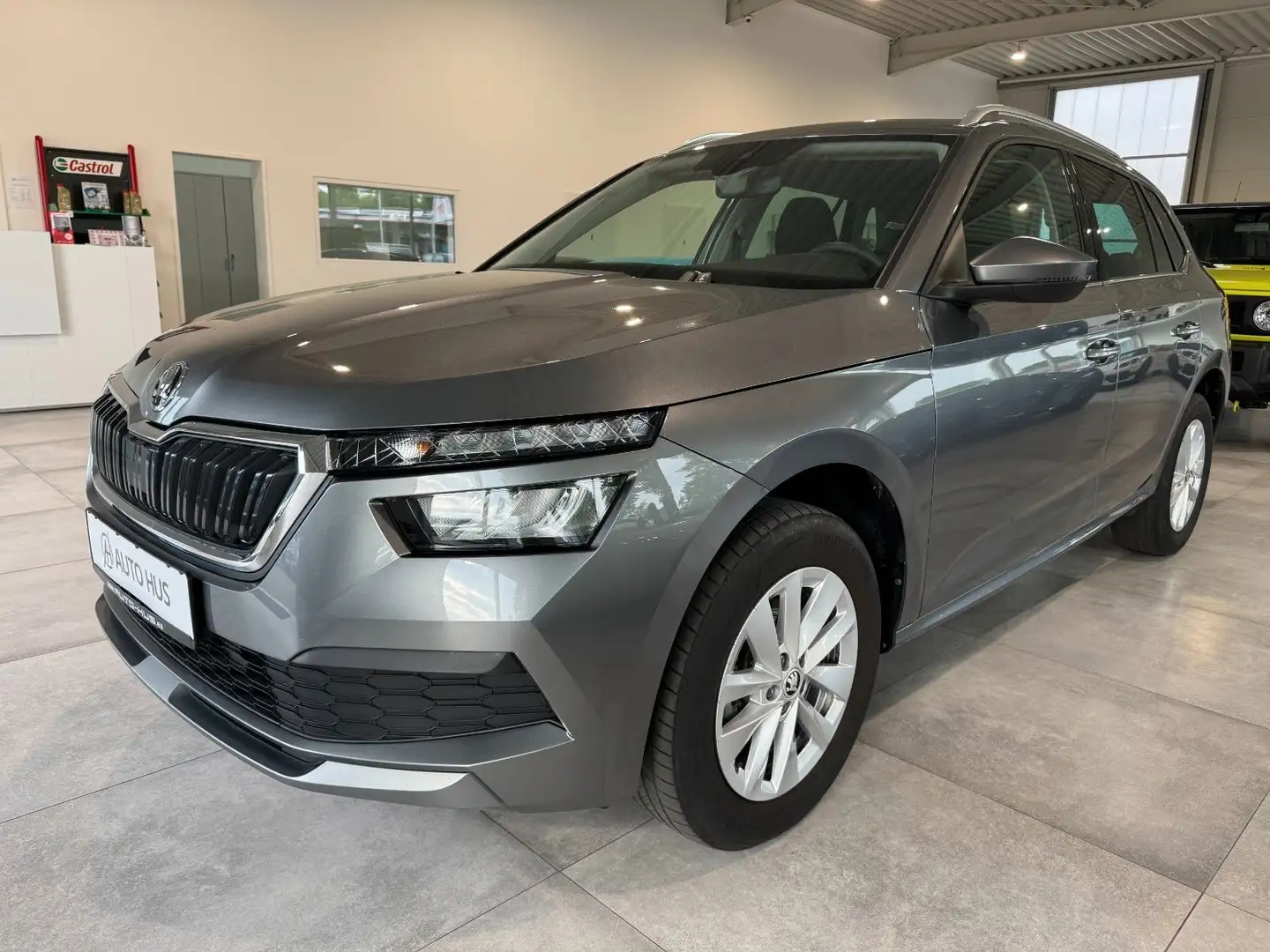 Skoda Kamiq Ambition Kamera/PDC/Bluetooth/Apple CarP. Grijs - 1