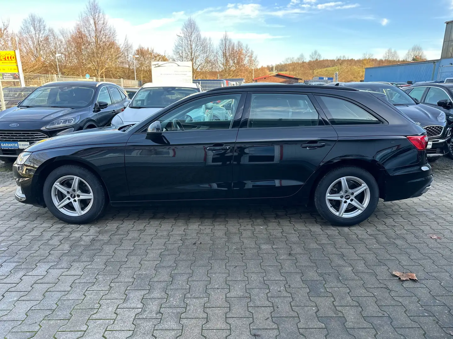 Audi A4 2.0 TDI*Virtual Cockpit*LED-Schein*Navi*Park*SR+WR Schwarz - 2