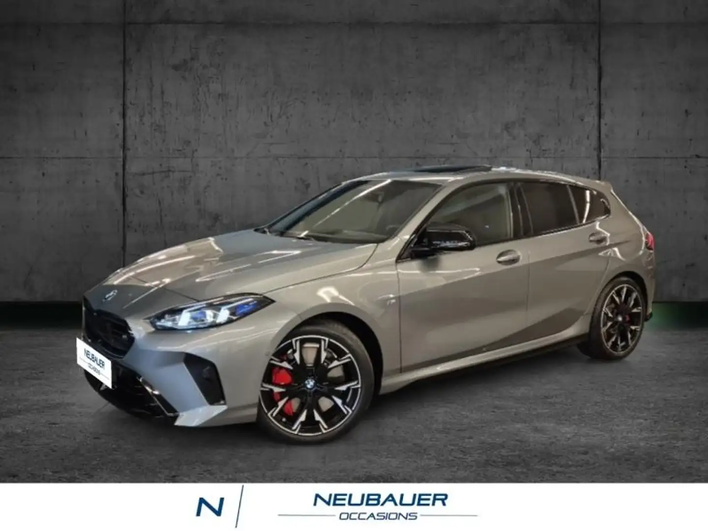 BMW 135 M135A xDrive 300ch M Performance Szary - 1