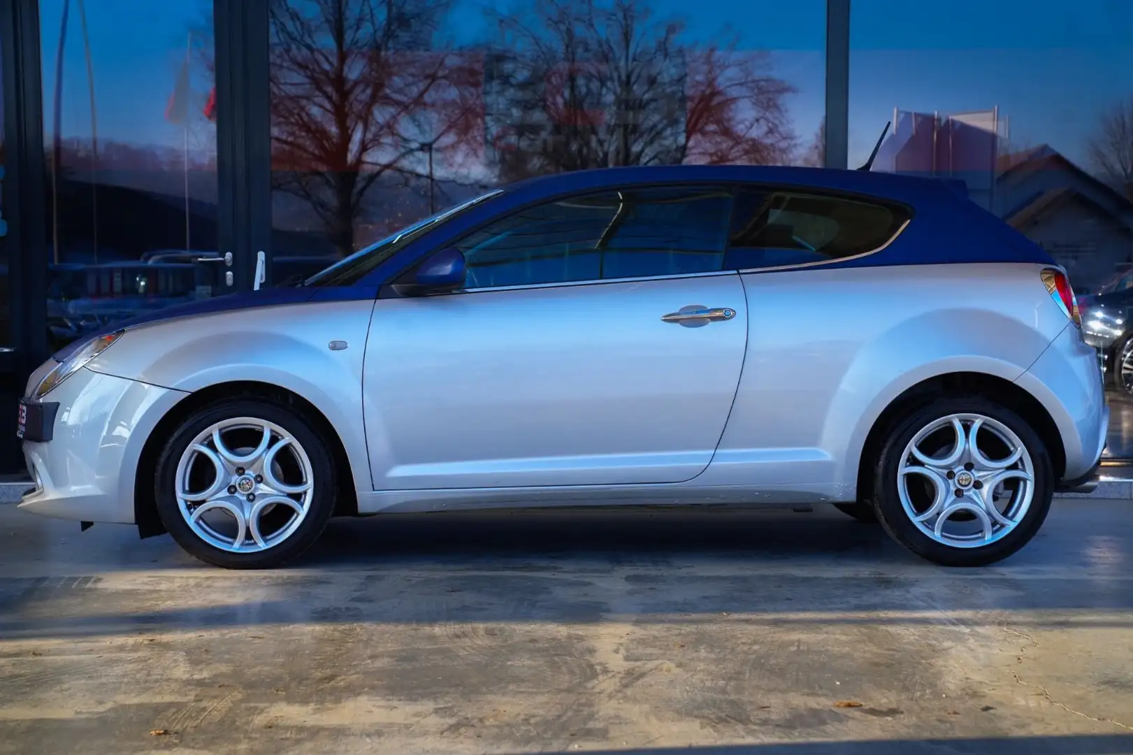 Alfa Romeo MiTo Turismo *Temp./Klimaaut./PDC* Grau - 2