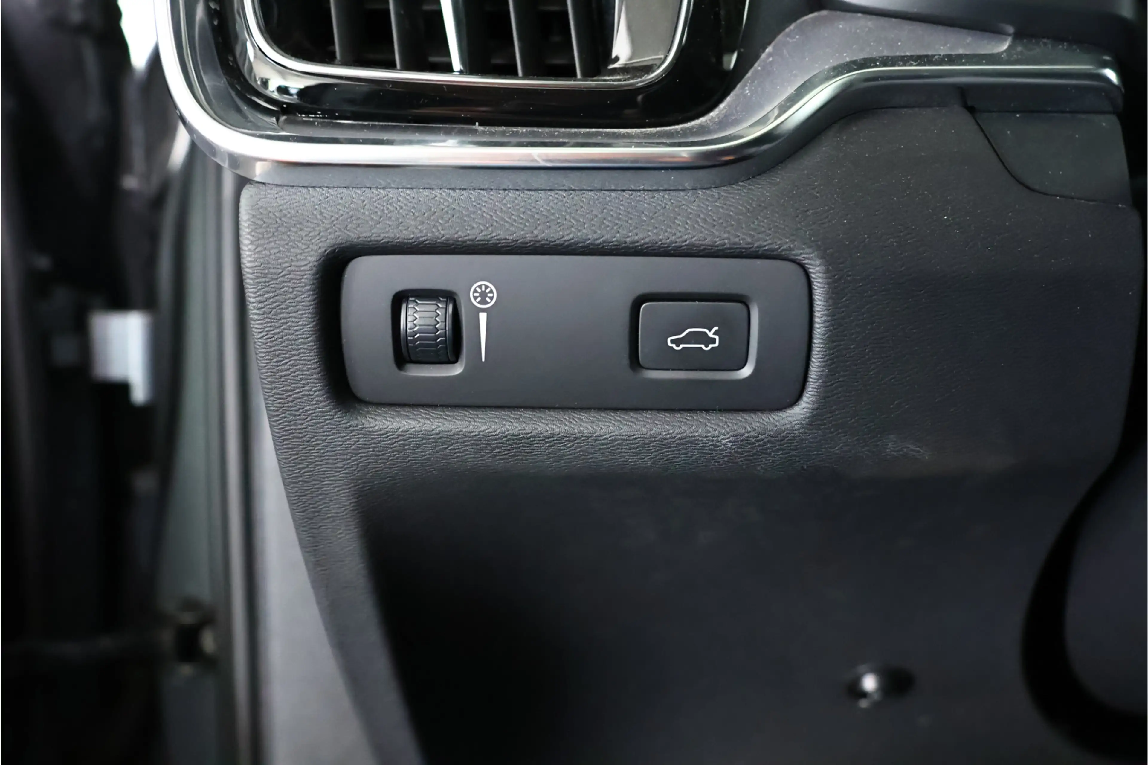 Volvo V60 Cross Country 2.0 B5 AWD Pro Navi / Pilot Assist / Half Leder / — photo 19