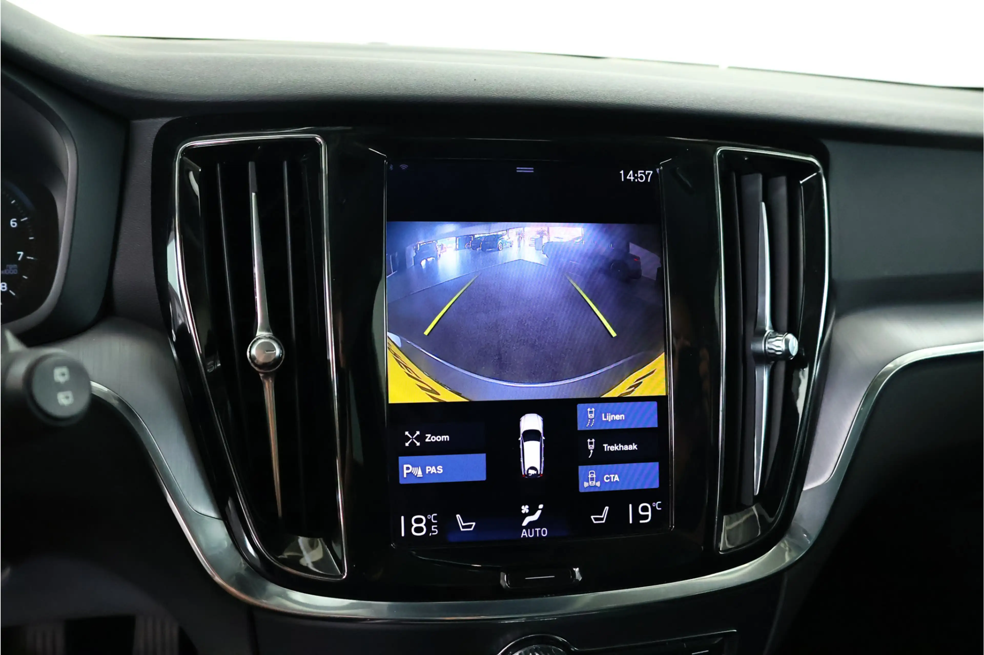 Volvo V60 Cross Country 2.0 B5 AWD Pro Navi / Pilot Assist / Half Leder / — photo 28