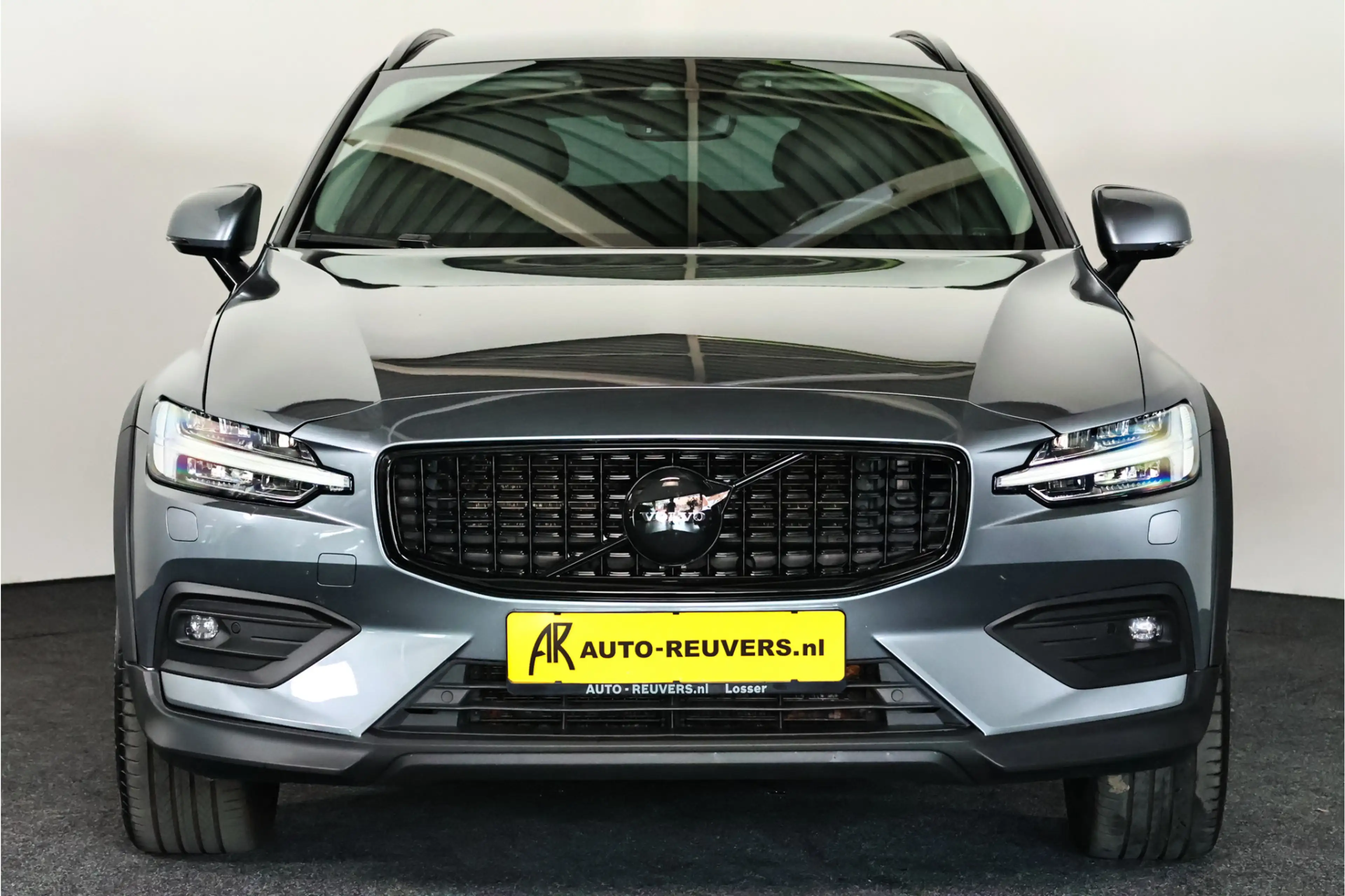 Volvo V60 Cross Country 2.0 B5 AWD Pro Navi / Pilot Assist / Half Leder / — photo 8