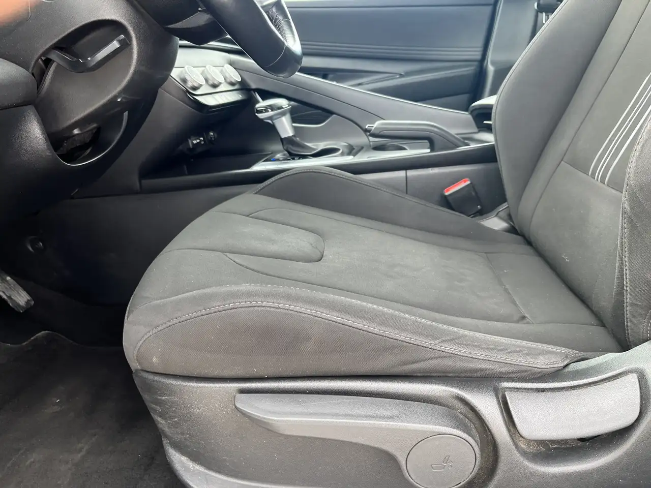 Hyundai ELANTRA снимка Hyundai ELANTRA