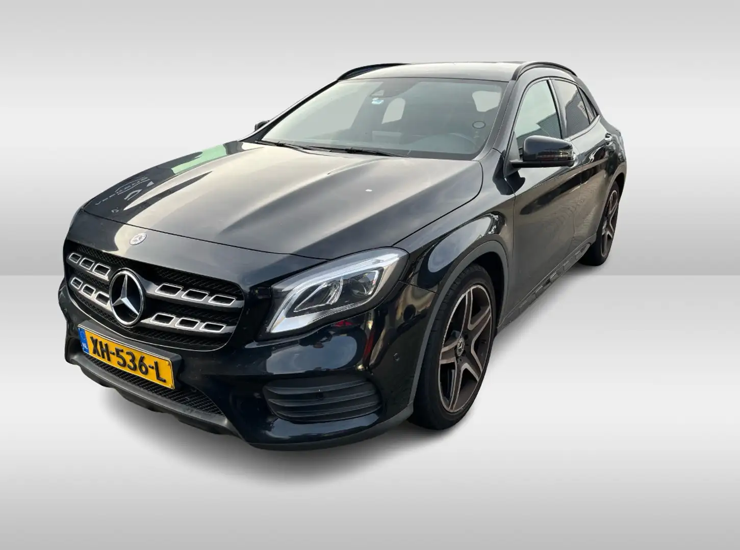 Mercedes-Benz GLA 180 Business Solution AMG Night Upgrade / Camera / App Zwart - 1