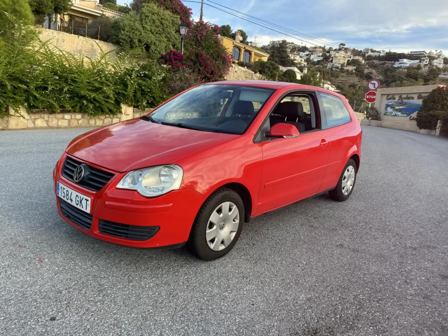 Volkswagen Polo 1.4TDI United 80 Rojo - 1