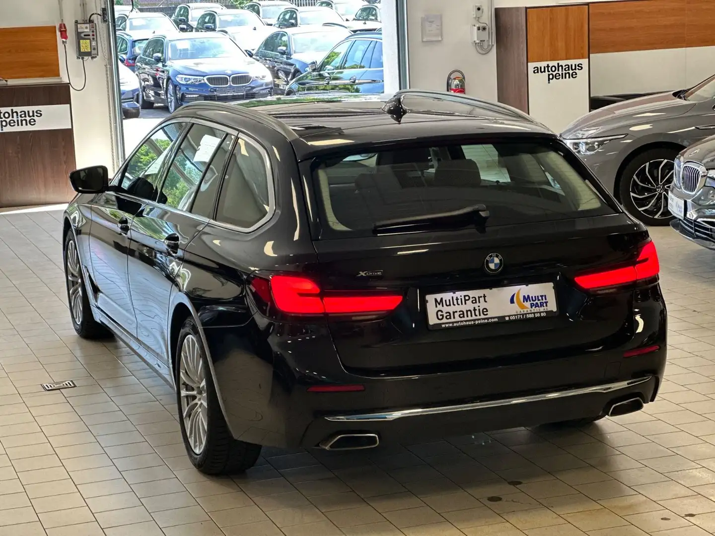 BMW 540 d xDrive LuxuryLine HUD/Laser/WinterPaket/AHK Schwarz - 2