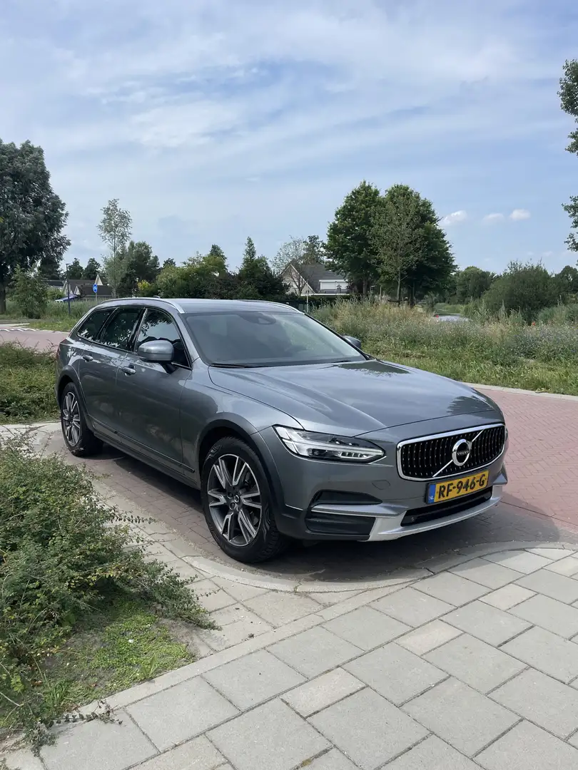 Volvo V90 Cross Country 2.0 D4 Grijs - 2