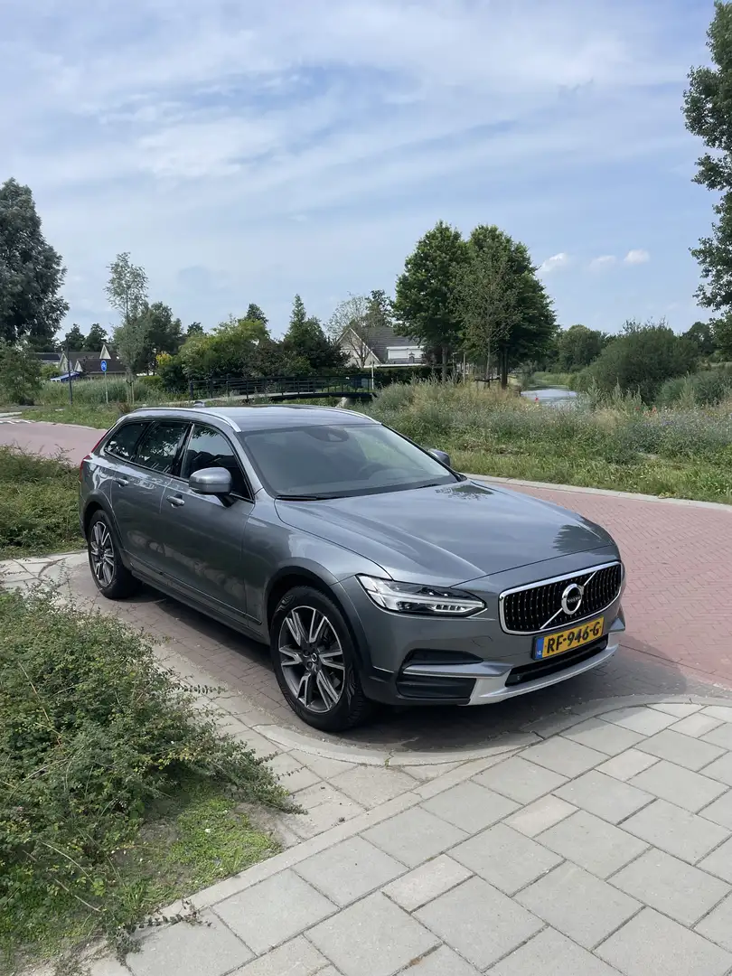 Volvo V90 Cross Country 2.0 D4 Grijs - 1