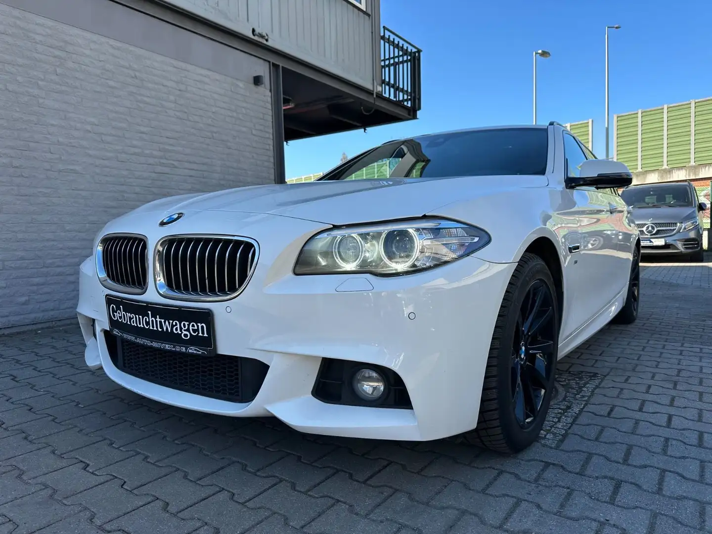 BMW 530 d xDrive AUT. M SPORT M TECHNIC White - 2