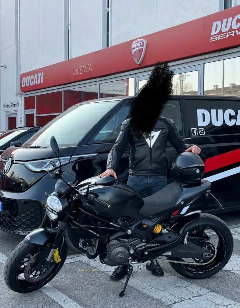 Ducati Monster 696 total Black - 2