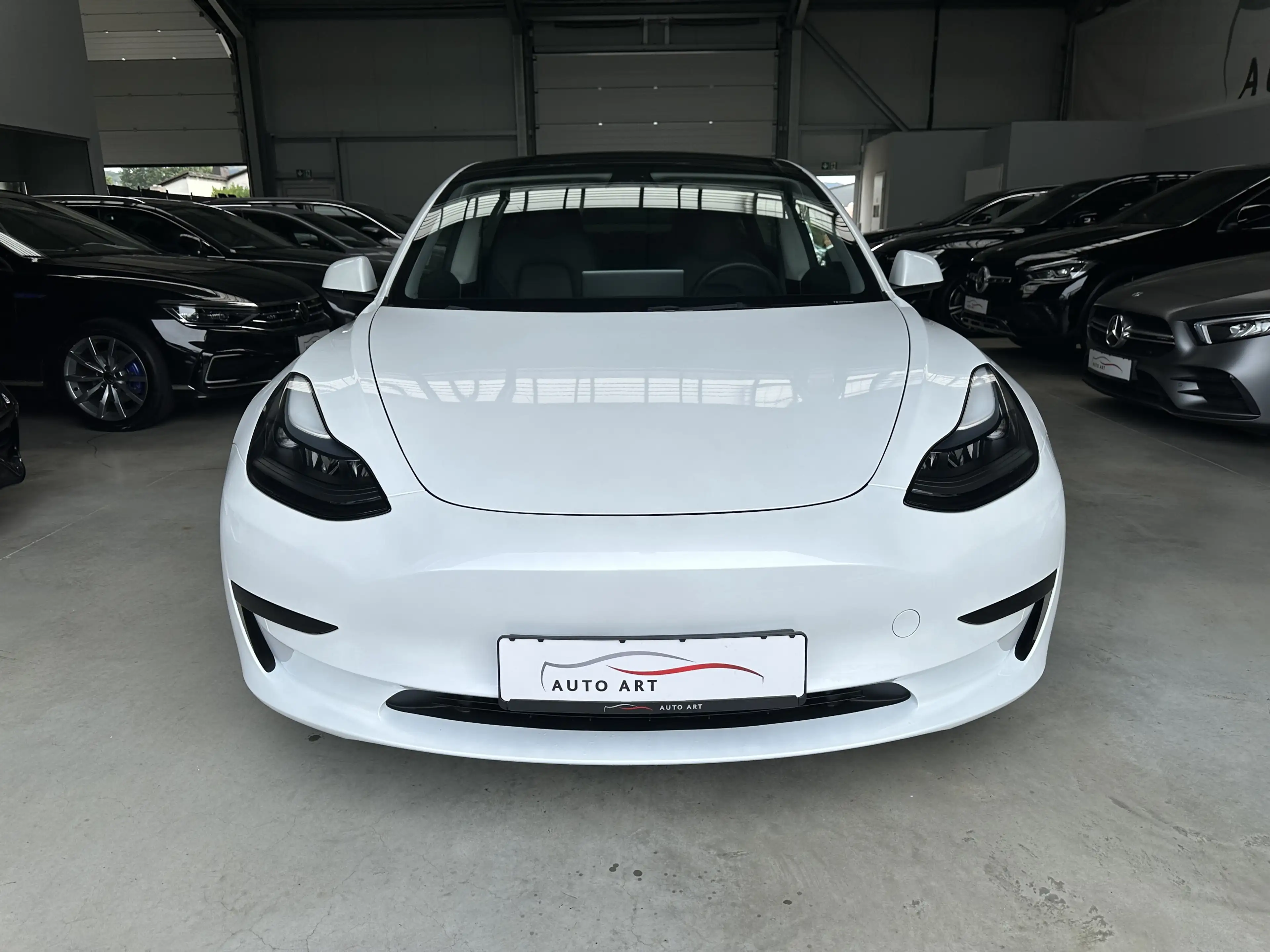 Tesla Model 3 Basis RWD Pano Navi LED Ryzen Wärmepumpe — photo 2