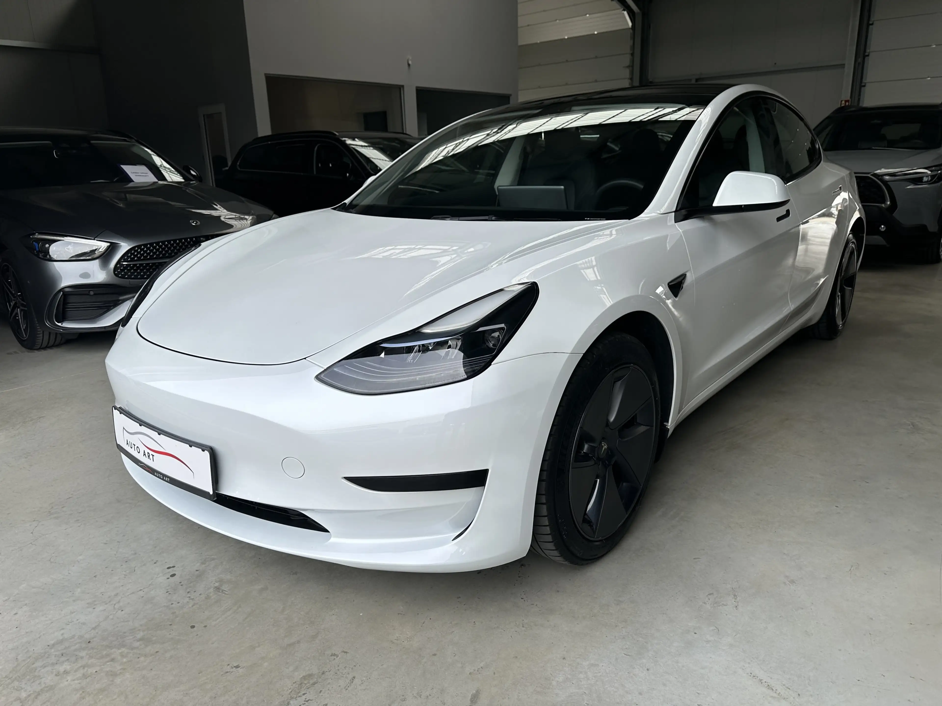 Tesla Model 3 Basis RWD Pano Navi LED Ryzen Wärmepumpe — photo 3