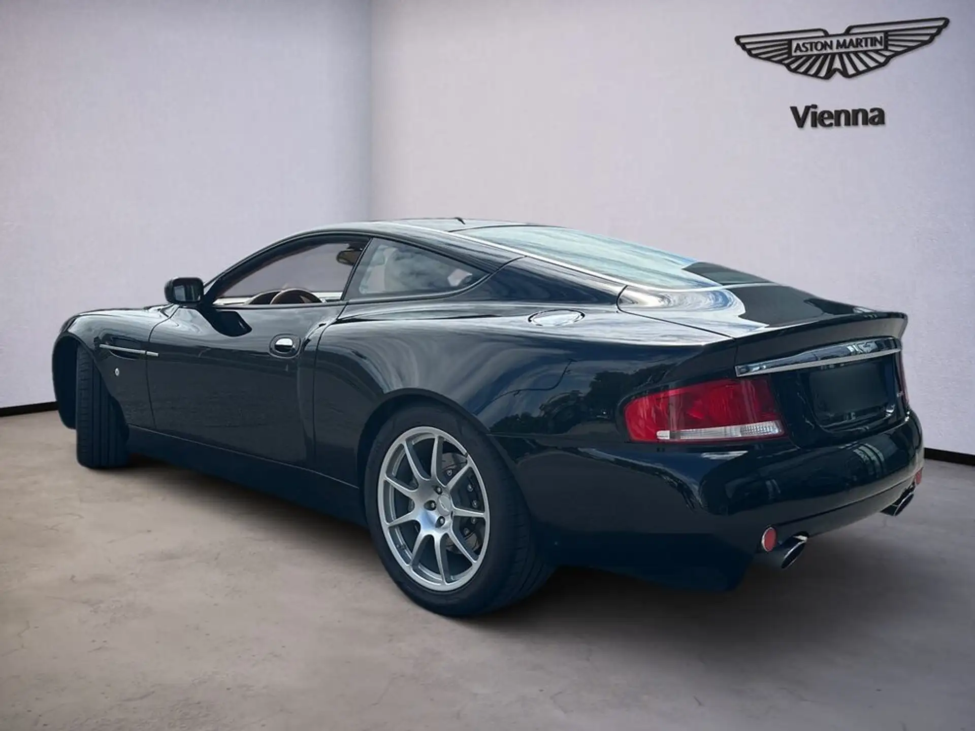 애스턴마틴 뱅퀴시 Coupe 2004 검정 사진 4