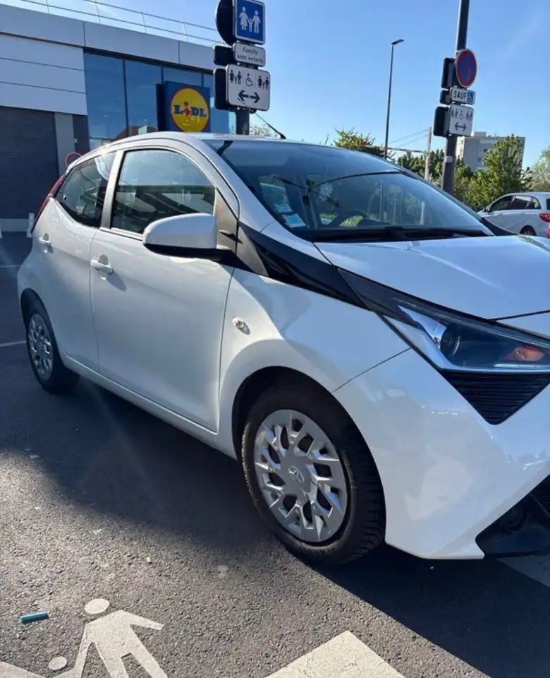 Toyota Aygo 1.0 VVT-i x-play x-app