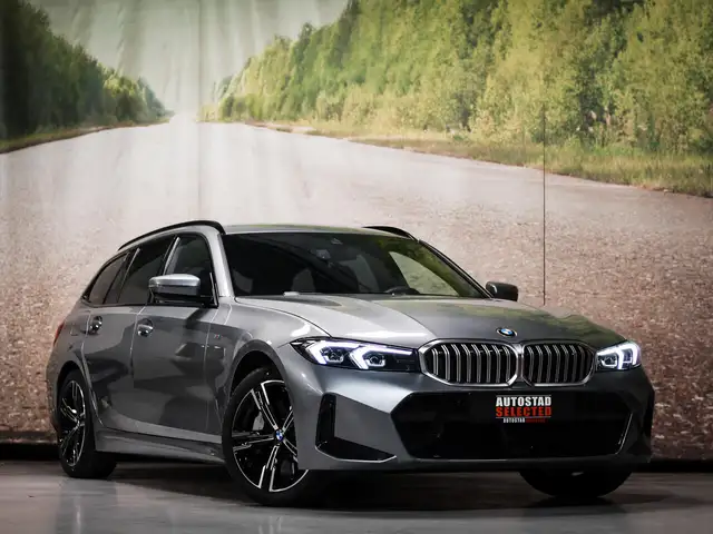 BMW 330 xDrive Touring M-Sport